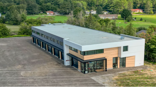 Vous avez besoin d‘un espace locatif ? Vous devez vous relocaliser, vous avez besoin d'un nouvel air de bureaux, d'espace de détail, local commercial ou d'usine ? 